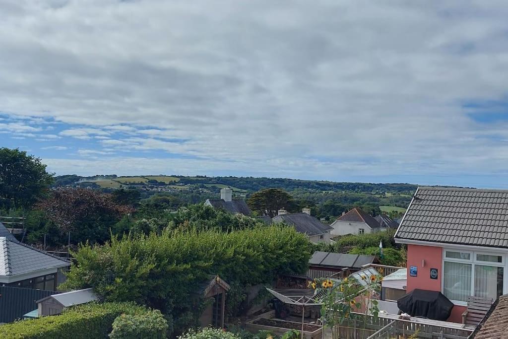 Sea Crest, Beautiful Home In Tenby With Sea Views Zewnętrze zdjęcie