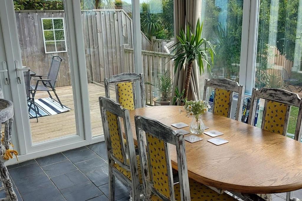 Sea Crest, Beautiful Home In Tenby With Sea Views Zewnętrze zdjęcie